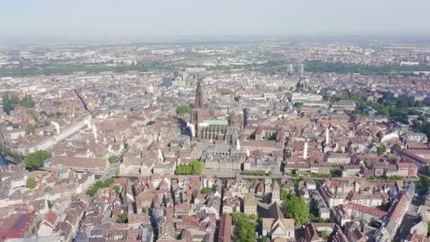 Strasburg, Francja. Historyczna część miasta, Katedra w Strasburgu. 4K — Wideo stockowe