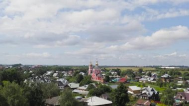 Suzdal, Rusya. Uçuş. Borisov tarafındaki kutsal prensler Boris ve Gleb Kilisesi veya Borisoglebskaya Kilisesi. 4K