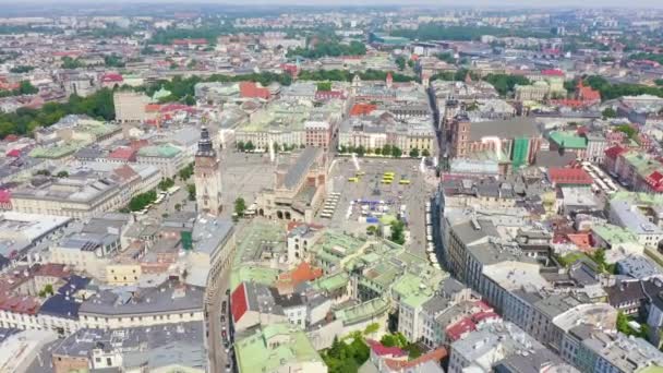 Cracovia, Polonia. Plaza Mayor. Gran plaza de la ciudad del siglo XIII. Vista del centro histórico. 4K — Vídeo de stock