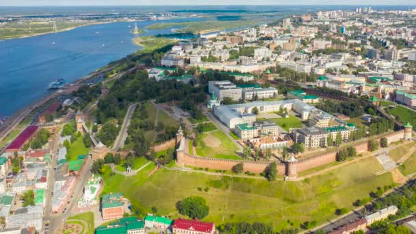 Nizhny Novgorod, Rusia. Panorama del Kremlin desde el aire. 4K — Vídeo de stock