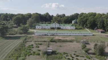 Yasnaya Polyana, Rusya. Lev Nikolaevich Tolstoy Yasnaya Polyana 'da doğdu ve hayatının çoğunu orada geçirdi. 4K
