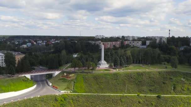 Rzhev, Rosja. Obelisk dla wyzwolicieli Rzheva. 4K — Wideo stockowe