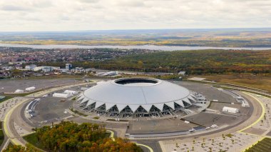 Samara, Rusya - 20 Eylül 2020 Samara Arena Stadyumu. Sonbahar bulutları, Hava Görünümü  