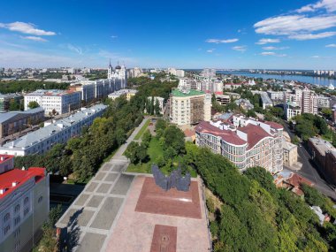 Voronezh, Rusya - 23 Ağustos 2020: Zafer Meydanı. Zafer Meydanı 'nda Stele. Voronezh 'in Kurtarıcıları Anıtı