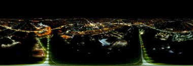 Tula, Rusya. Gece panorama hava manzarası. Büyük şehir ışıkları. Panorama 360