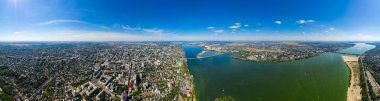 Voronezh, Rusya. Gökyüzünden şehrin panoraması. Yaz. Hava görüntüsü. Panorama 360