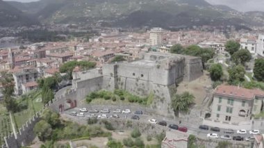 La Spezia, İtalya. San Giorgio Kalesi. Yukarıdan bak. 4K