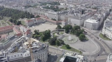 Viyana Avusturya Sovyet Askerleri Anıtı EN: KIRMIZLI ORDU 'NUN ÖZGÜRLÜĞÜ ÖLÜMÜ, GERÇEK-Faşist işgalcilerle Avrupa Halkının Özgürlüğü ve Cezasızlığı İçin Çatışmalarda ÖLDÜ. 4K