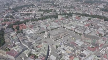 Krakow, Polonya. Ana Meydan. 13. yüzyılın büyük şehir meydanı. Tarihi merkezin manzarası. 4K
