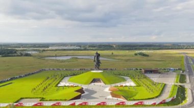 Rzhev, Rusya. Rzhev Anıtı, 1942-1943 yılları arasında Rzhev yakınlarında ölen Sovyet askerlerinin anısına adanmıştır. 4K