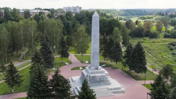 Rzhev, Russia. Obelisk to liberators of Rzhev. 4K — Stock Video