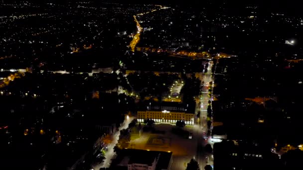 Simferopol, Krym. Rada ministrů Krymské republiky na Leninově náměstí. Noc. 4K — Stock video