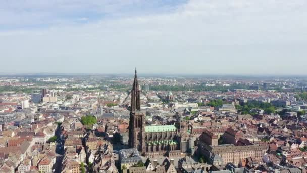 Strasburg, Francja. Historyczna część miasta, Katedra w Strasburgu. 4K — Wideo stockowe