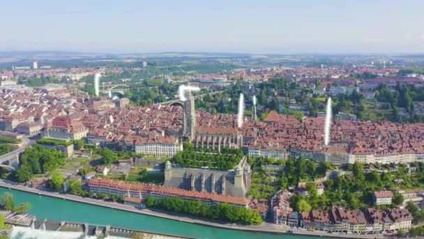 Berna, Suíça. Centro histórico da cidade, vista geral, São rio. 4K — Vídeo de Stock