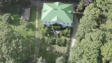 Yasnaya Polyana, Rusya. Lev Nikolaevich Tolstoy Yasnaya Polyana 'da doğdu ve hayatının çoğunu orada geçirdi. 4K