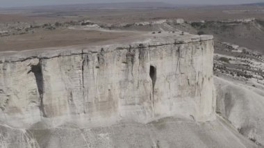Kırım 'dan Belaya Skala. Kaya oluşumu - Beyaz Kaya Dağı. 4K