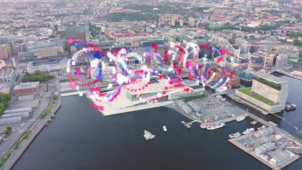 Oslo, Norwegia. Widok na miasto podczas zachodu słońca. Tylne światło. Centralna część miasta. Opera w Oslo. Operahuset Oslo. 4K — Wideo stockowe