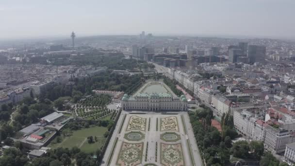 Vienna, Austria. Belvedere adalah sebuah kompleks istana barok di Wina. Dibangun oleh Lucas von Hildebrandt pada awal abad ke-18. 4K — Stok Video