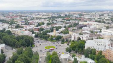 Rusya, Yaroslavl. Yaroslavl Kızıl Meydanı 'ndaki Lenin anıtı. 4K