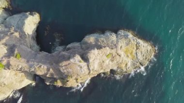 Kırım. Fiolent 'in mahmuzlarından biri de Cape Lermontov' dur. Çekicilik. 4K