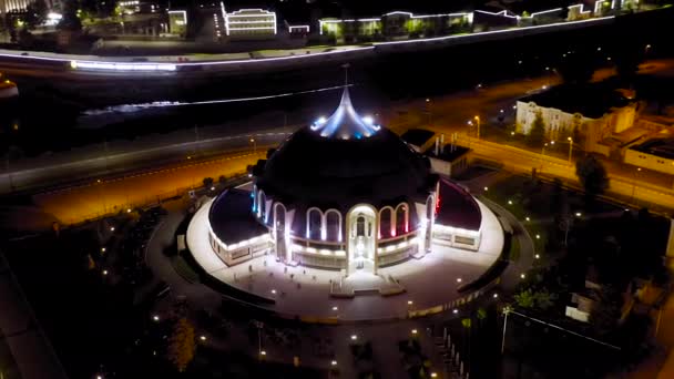 Tula, Rosja. Widok z lotu ptaka na miasto nocą. Państwowe Muzeum Broni Tula. 4K — Wideo stockowe