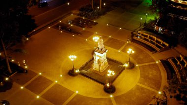 Simferopol, Kırım - 31 Ağustos 2020: Büyük Catherine Anıtı. Gece Vakti, Hava Görüntüsü  