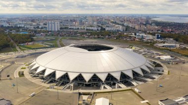 Samara, Rusya - 20 Eylül 2020 Samara Arena Stadyumu. Sonbahar bulutları, Hava Görünümü  
