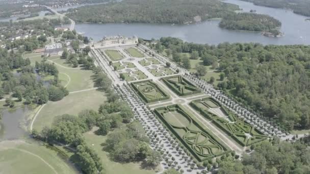 Stockholm, Švédsko. Drottningholm. Drottningholms Slott. Dobře zachovalá královská rezidence s čínským pavilonem, divadlem a zahradami. 4K — Stock video