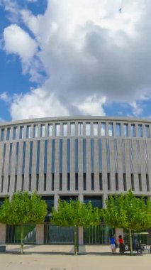 Krasnodar, Rusya. Krasnodar Stadyumu 'nda hareketlilik var. Yaz. 4K