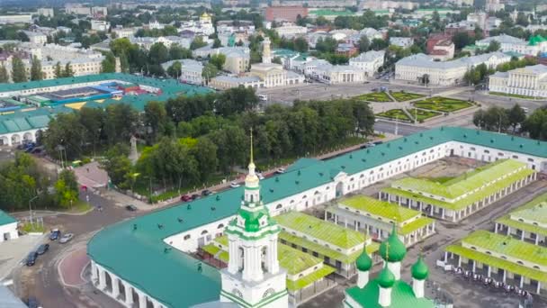 Kostroma, Rússia. Centro histórico da cidade de Kostoma. Fileiras vermelhas, Igreja do Salvador em Ryady. 4K — Vídeo de Stock