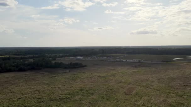 Rzhev, Ryssland. Rzjevs minnesmärke över den sovjetiske soldaten tillägnas minnet av sovjetiska soldater som dog i strider nära Rzjev 1942-1943. 4K — Stockvideo