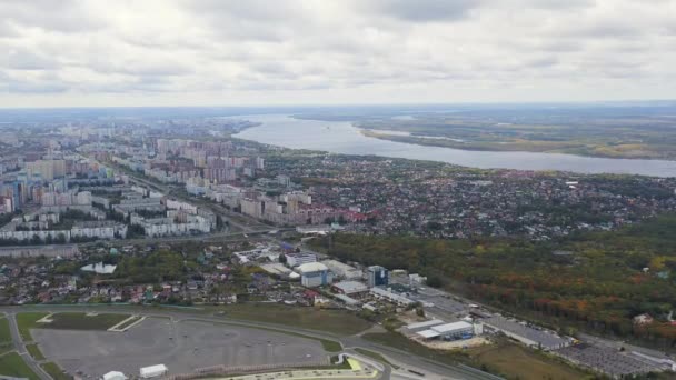 Samara, Rusya. Samara Stadyumu. Sonbahar bulutları. 4K — Stok video