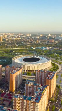 Krasnodar, Rusya. Krasnodar Stadyumu, Krasnodar parkında bir futbol stadyumudur. Günbatımının ışığında