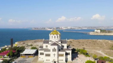 Sivastopol, Kırım. Chersonesos 'taki the the the the the the the Hughmirsky Cathedral. Chersonesus Tauric - Kırım kıyısındaki Herkül yarımadasında antik Yunanlılar tarafından kuruldu. 4K