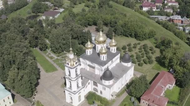 Dmitrov, Russia. Cathedral of the Assumption of the Blessed Virgin Mary - located in the Dmitrov Kremlin. An architectural monument of the early 16th century. 4K — Stock Video