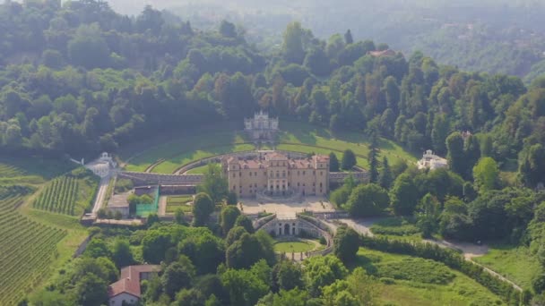 多莉放大。意大利都灵。Villa della Regina with park — 图库视频影像