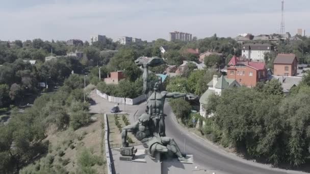 Rostov-on-Don, Rusia. Monumento a la huelga de 1902. 4K — Vídeo de stock