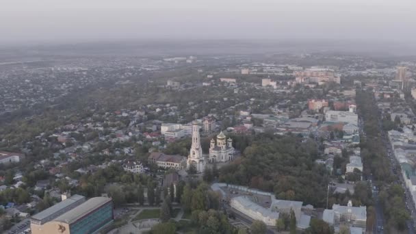 Stavropol, Rússia. Catedral do Ícone Kazan da Mãe de Deus em Stavropol. Hora do pôr-do-sol. 4K — Vídeo de Stock