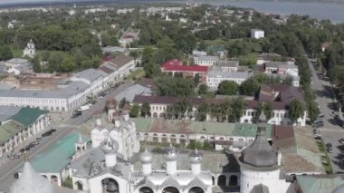 Rostov, Rusya. Rostov Kremlin. Kutsal Bakire Meryem 'in Varsayımı Katedrali. Büyük Rostov şehrinin en büyük cazibesi. 4K