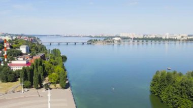Voronezh, Rusya. Amiralteyskaya Meydanı. Voronezh Nehri Embankment. 4K