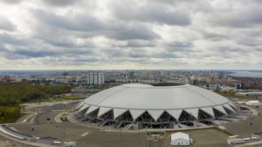 Samara, Rusya. Samara Arena 'da. Stadyum. Hava bulutlu. Düş! 4K
