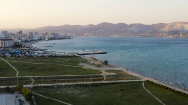 Novorossiysk, Rusya - 16 Eylül 2020: Malaya Zemlya Anıtı (Little Land). Tarihi anıt. Gün batımı, Hava Görünümü  