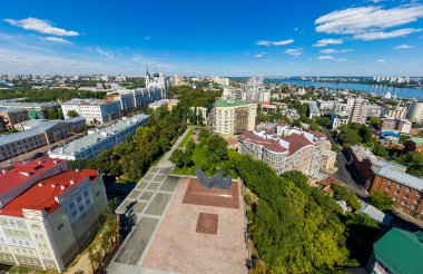 Voronezh, Rusya - 23 Ağustos 2020: Zafer Meydanı. Zafer Meydanı 'nda Stele. Voronezh 'in Kurtarıcıları Anıtı