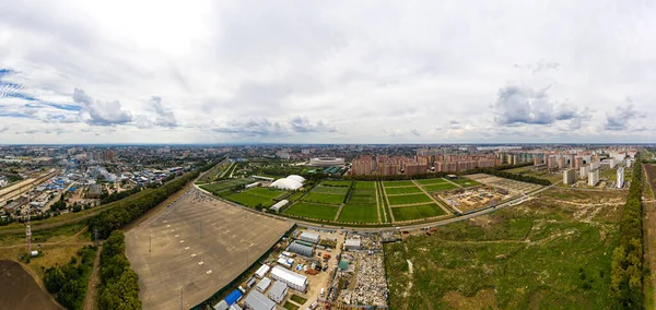 Krasnodar, Rusya - 27 Ağustos 2020: Krasnodar Stadyumu. Halk parkı, Krasnodar. Hava görünümü