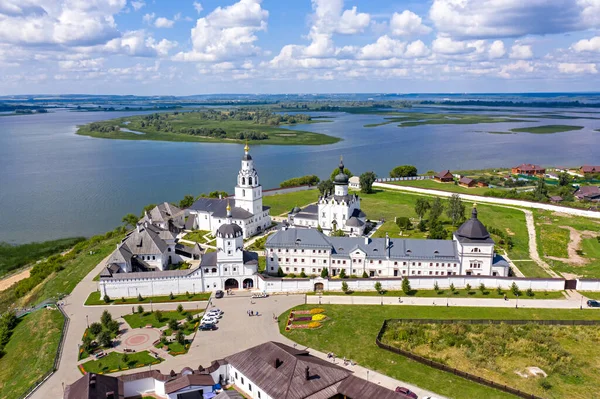 Sviyazhsk Ryssland Flygfoto Över Antagandet Katedralen Och Klostret Staden Sviyazhsk — Stockfoto