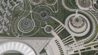 Krasnodar, Rusya, Krasnodar - Krasnodar şehrindeki isimsiz kulübün futbol stadyumu. Halk Parkı Krasnodar (Galitsky Parkı). Yaz havası manzarası. 4K
