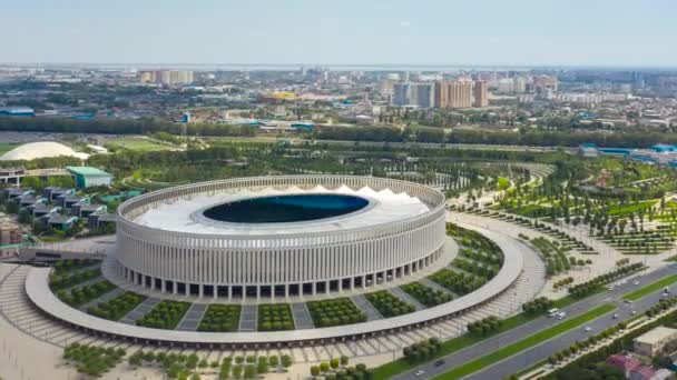 Krasnodar, Rusland. Het Krasnodar Stadion is een voetbalstadion in Krasnodar. De wolken. 4K — Stockvideo
