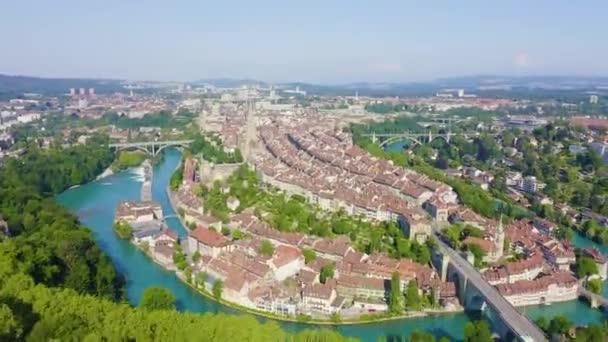 Berna, Suíça. Centro histórico da cidade, vista geral, rio Aare. 4K — Vídeo de Stock