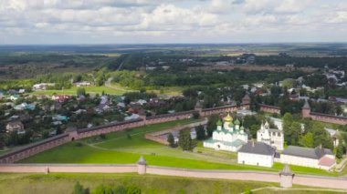 Suzdal, Rusya. Uçuş. St. Euthymius Kurtarıcı Manastırı 1352 yılında Suzdal 'da kurulmuş bir manastır. 4K