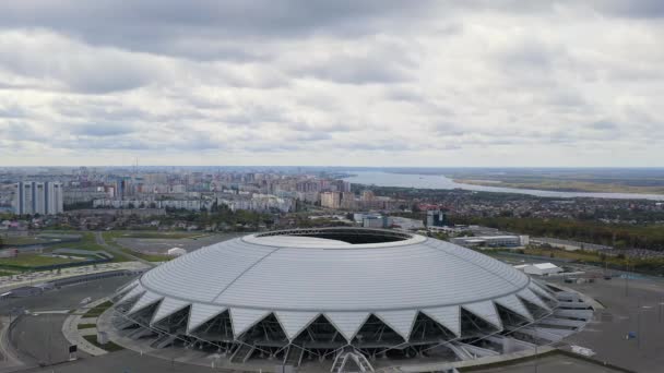 Samara, Rusia. Stadion Samara Arena. Awan musim gugur. 4K — Stok Video